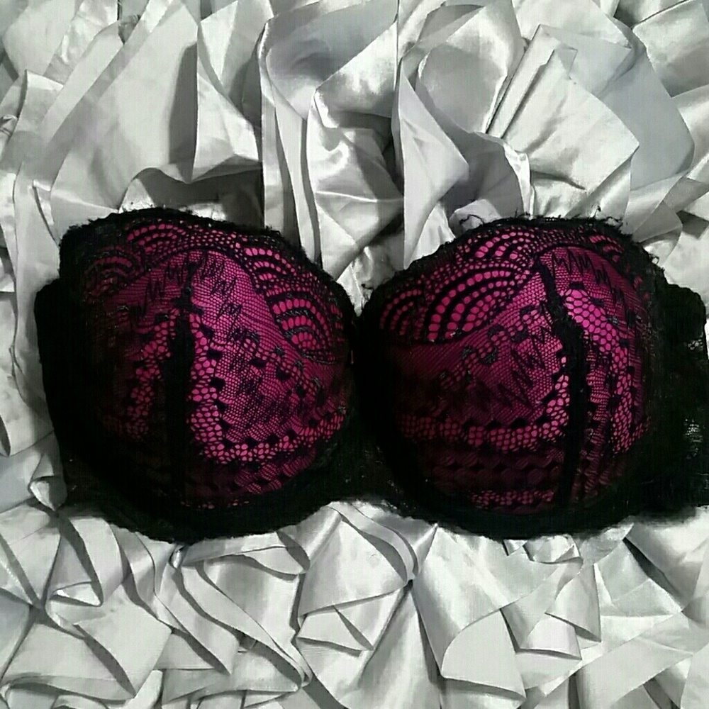 Lace strapless push up bra